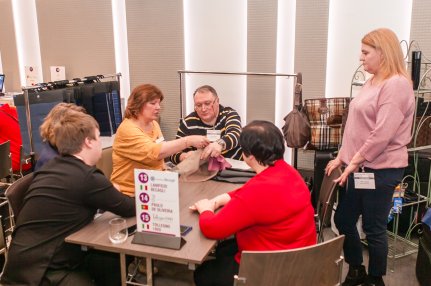 Выставка Textile Salon. Экспозиция тканей и фурнитуры для производства одежды.