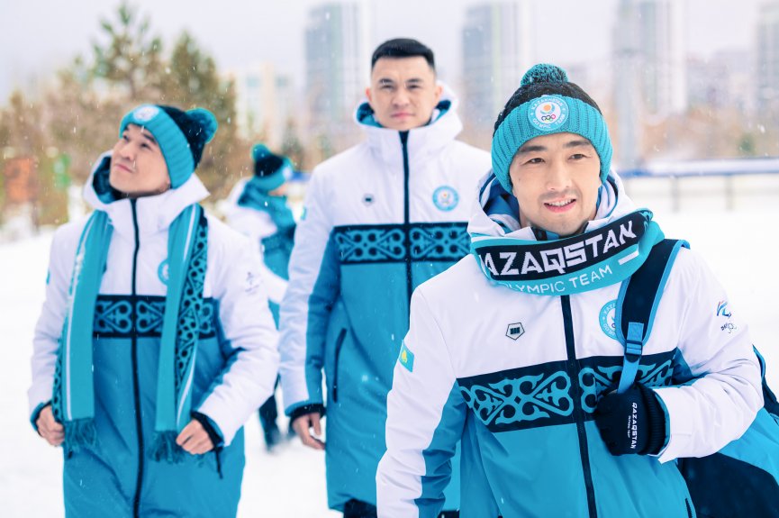 Казахских олимпийцев одели в форму екатеринбургские швейники
