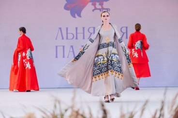 Рубашка-парень, восточные мотивы, одежда для питомцев. Чем запомнилась «Льняная палитра»-2025