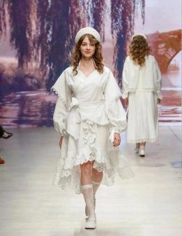 Фактуры, ситцы, строчки и многослойность: чем запомнилась ивановские дизайнеры на Московской неделе моды