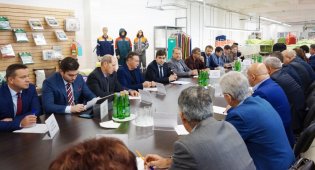 Новый руководитель области завязывает контакты с текстильщиками