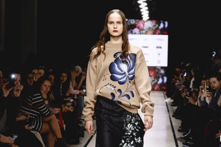 Российские и итальянские дизайнеры превратили народные промыслы в fashion-тренд