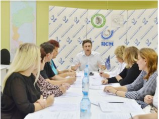 Сарафаны для школы проверили на качество и безопасность в Красноярском ЦСМ