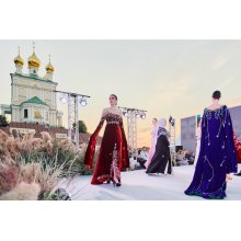 Рубашка-парень, восточные мотивы, одежда для питомцев. Чем запомнилась «Льняная палитра»-2025