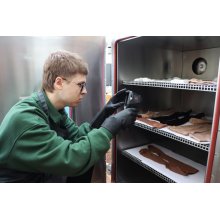 Студент из Омска разработал умный трикотаж для комфортного лечения заболеваний ног